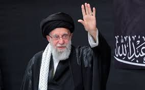 پیکر رهبر شهید انقلاب در حرم رضوی آرام گرفت