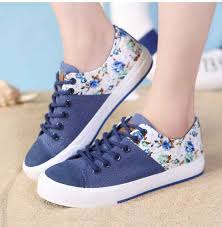Hasil gambar untuk trend sepatu sport warna terbaru