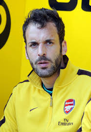 Which is why I want to single out Manuel Almunia for a round of virtual applause (more of him later). Not all players can guarantee the affection of ... - manuelalmunia