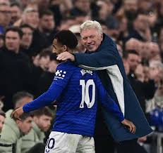 « C’est difficile quand des clubs comme Manchester City viennent chercher vos joueurs » : L’aveu d’impuissance de David Moyes sur le départ d’Iliman Ndiaye d’Everton