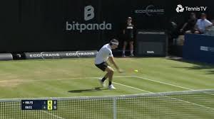 Hot Shot: Fritz’s smooth touch ends slice battle with Halys in Stuttgart
