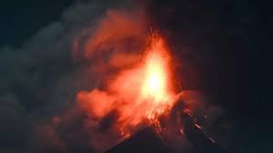 Mais de mil pessoas são evacuadas na Guatemala após erupção vulcânica