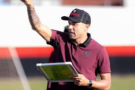 Técnico do Atlético-GO confirma Léo Jacó no time e projeta briga: "Temos 21 jogos para fazer história"