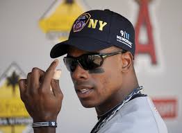 Based on a NY Daily News post, Kristie Ackert writes that the Mets have made a move for Curtis Granderson, after he declines the Yankees one-year qualifying ... - Curtis%2BGranderson