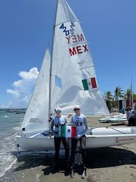 Brillo dorado de México en JCC