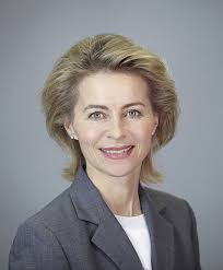 Ursula von der Leyen sang Wanita Terhormat! - 495px-von_der_leyen_2010