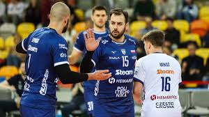 Wraca z amerykańskiej uczelni, by ratować polski klub! Ujawniamy