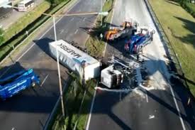 Panamericana: Camión Volcado y Demoras Kilométricas ¡Caos Total!