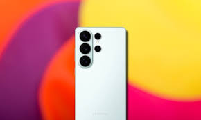 Samsung Galaxy S26 Ultra aparece em imagem oficial e confirma vazamentos