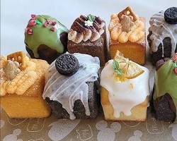 various MellowHich pound cake flavorsの画像