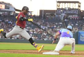 Diamondbacks vencen a Rockies en un festival de batazos en Coors Field - Imagen principal del artículo