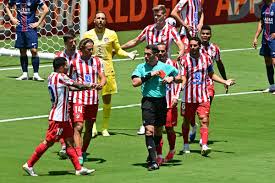 Mundial de Clubes: Atlético de Madrid Sofre com Calor e Web Ironiza Atacante