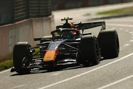 Isack Hadjar, qui partira en 3e position sur la grille du GP d'Australie : « Un deuxième podium serait génial »