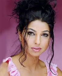 ... wife of actor Naveen Saini will soon enter Star Plus and Rajan Shahi&#39;s Yeh Rishta Kya Kehlata Hai. She plays the mother of Sneha who works in the office ... - 5D7_pri