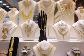 Gold Prices Fall Amid Tariff Developments