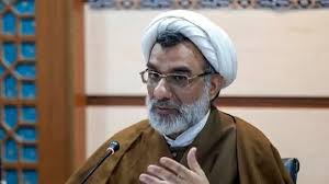 بالاترین: دبیر شورای عالی انقلاب فرهنگی: در برخی داروخانه‌ها چیزی فراتر از بی‌حجابی رخ داده است