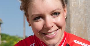 ... die Weltmeisterin im Mountainbike Marathon, Annika Langvad am Start.