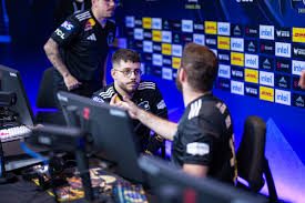 FURIA Avança! Brasileiros Brilham (e Sofrem) na IEM Chengdu 2025!