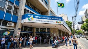 INSS começa a pagar atrasados de até R$ 97.260: veja se você pode estar na lista para receber