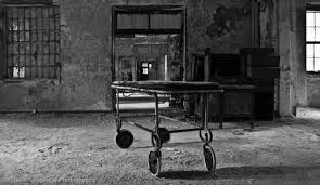 Résultat de recherche d'images pour "horrific haunted houses abandoned"