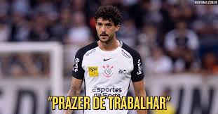 Técnico do Corinthians rasga elogios para Gustavo Henrique após vitória na Libertadores