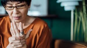 حقنة واحدة تُعيد بناء المفاصل.. أمل جديد لمرضى خشونة الركبة