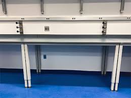 Laboratory Tables & Benches | Custom Lab Furniture | Fenco Labs