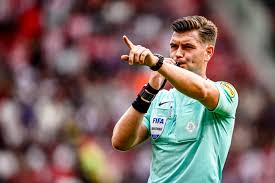 Feyenoord-fans zingen afschuwelijk spreekkoor richting Joey Kooij