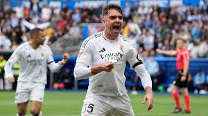 Raúl Asencio: Ascension Fulgurante vers la Gloire en 320 Jours!