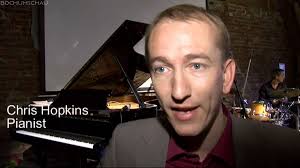 Chris Hopkins, Pianist &quot;Ich habe eigentlich den Großteil meines Lebens hier in Bochum verbracht und bin sozusagen ... - 14-chris-hopkins-pianist-jazz-swing-bochum