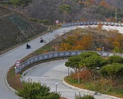 인천 강화도 강화루지 전경 및 트랙 사진, AI로 생성