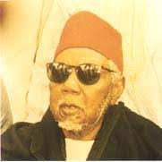 (Envoyé spécial) - Douze ans après sa mort, le souvenir de Serigne Abdoul Aziz Sy &#39;Dabakh&#39;, quatrième et dernier fils vivant d&#39;El Hadji Malick Sy, ... - dabakh_lg_1