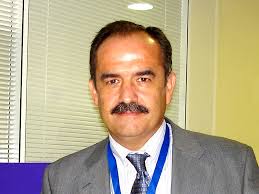 El doctor Alejandro Espejo, responsable de la Unidad de Artroscopia. Lun, 05/09/2011. El Hospital Clínico realiza trasplantes de meniscos - noticia-doctor-alejandro-espejo-baena-05