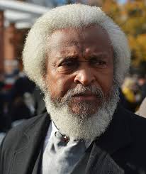 Michael Crutcher, portraying Frederick Douglass, attends the 150th anniversary of US President Abraham Lincolns historic Gettysburg Address - article-0-1984376300000578-268_634x754