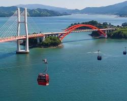 경남 사천시 명소 풍경 삼천포대교 사천바다케이블카 무지개해안도로, AI로 생성