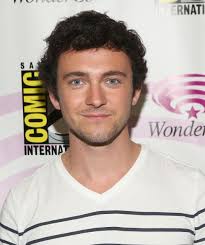 george-blagden-wondercon Q: Let me start by asking, your character&#39;s kind of our window into these two worlds, but you&#39;re a foreign character as well. - george-blagden-wondercon