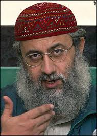 Abdul Rashid Ghazi: Chief siege cleric killed as rebel mosque falls - news-graphics-2007-_640050a