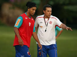 Resultado de imagem para Ronaldinho Gaúcho e Vanderlei Luxemburgo