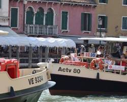 威尼斯 水上計程車的圖片