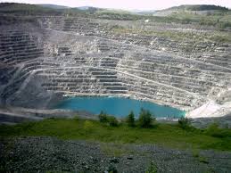 image of asbestos Canadian mine