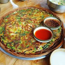 Pajeon Recipe (Easy Korean Scallion Pancake): Seafood ...