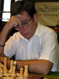 Er ist mehrfacher rumänischer Meister. &quot;Englisch 1. c4 e5&quot; ist seine erste Publikation bei ChessBase. Mihail Marin beim Schach-Open in Andorra 2003. - marin