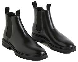 H&M Chelsea Boots Sale: Your Daily Dose of Fashion Under 200 SAR!