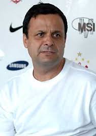 Paulo de Faria, importante nome da medicina esportiva, atualmente trabalha no time de futebol profissional do Corinthians. - 26444
