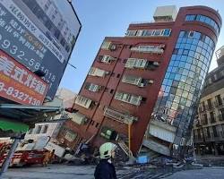Gambar Bangunan miring dan retak di Taiwan