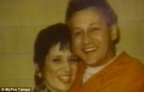 Oscar Ray Bolin: Rosalie Martinez supports husband at his latest trial for 1986 fatal stabbing | Mail Online - article-2131018-12A34A38000005DC-649_468x299