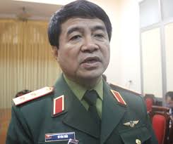 Trung tướng Võ Văn Tuấn cho biết, ngày tìm kiếm thứ 4 ngoài tập trung trên biển sẽ tăng cường tìm kiếm trên bộ - Ảnh: Lê Quân - anhvovantua