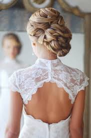 Adapta tus joyas al peinado de novia