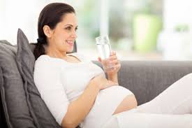 Сколько можно пить жидкости во время беременности