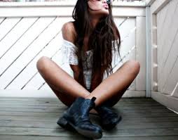 Résultat de recherche d'images pour "fille swag noir et blanc"